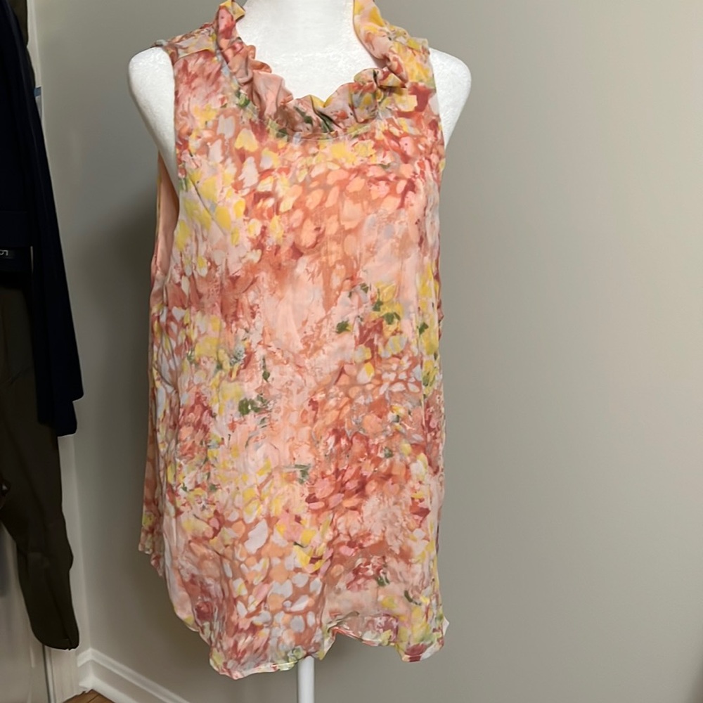 Gibson Sleeveless floral lined blouse, ties at neck back, nwt new with tags.